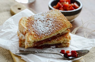 Strawberry Grilled Cheese with Strawberry Balsamic Relish